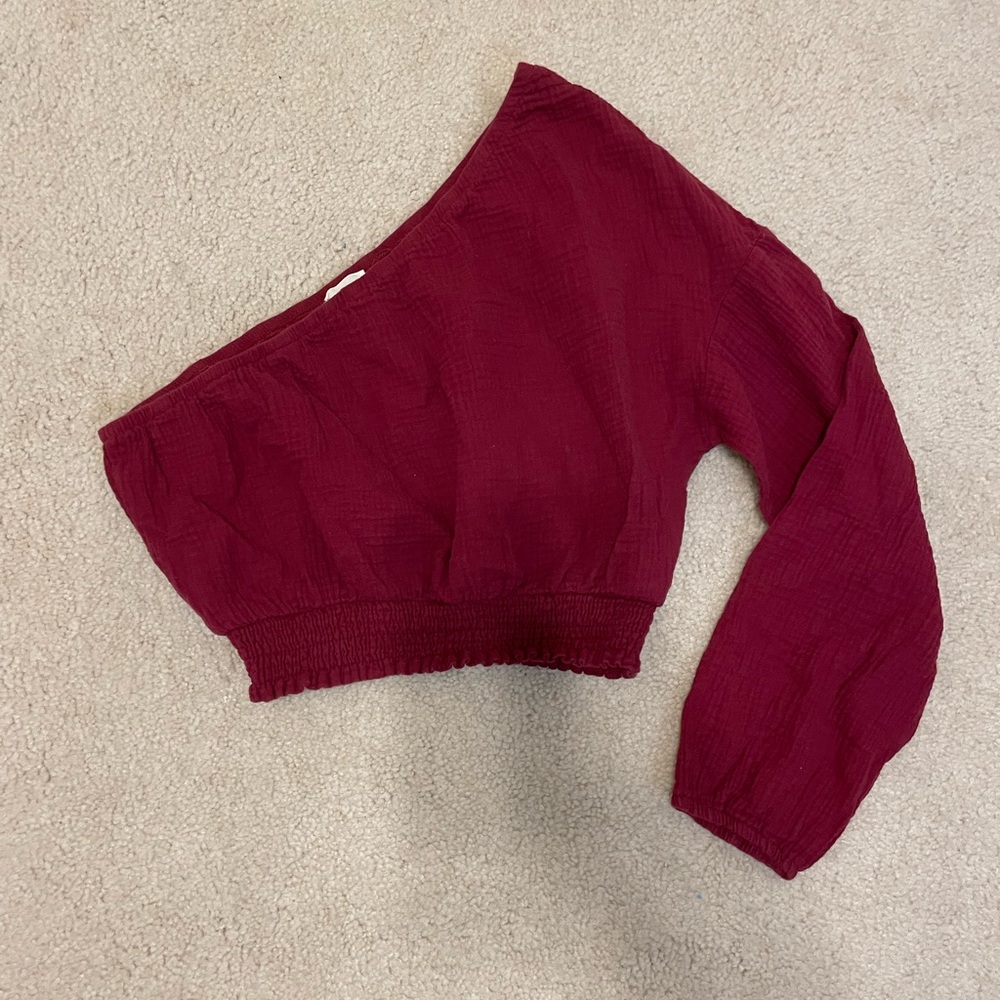 Boutique one sleeve crop top